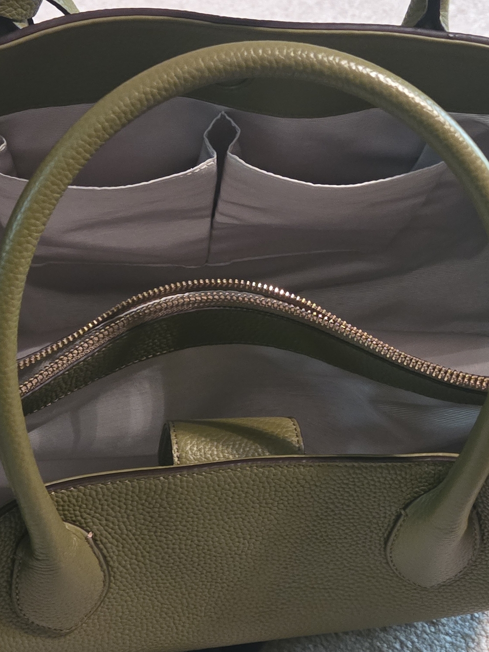 Aspinal of London - Rare Green Pebbled Leather Top-Handle Tote with Charm - Picture 7 of 13
